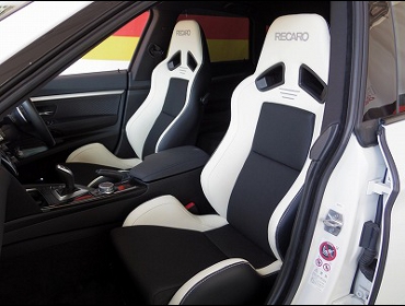 BMW�@320i�@�Ɂ@RECARO�i���J���j�@SR-7�@Lassic�@���@�~2�r�@����