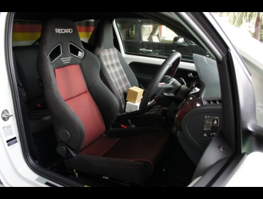 RECARO�i���J���V�[�g�j�@VW�i�t�H���N�X���[�Q���j�@UP!�i2018�N�j�@�Ɂ@RECARO�i���J���j�@SR-7F�@GK100�@BK/RED�@�i�A�[�����X�g�̌��t���^�C�v�j�@����