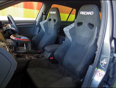 VW�@AUCHH�@�Ɂ@RECARO�i���J���j�@SR-6�@KK100S�@BK�@�~2�r�@����