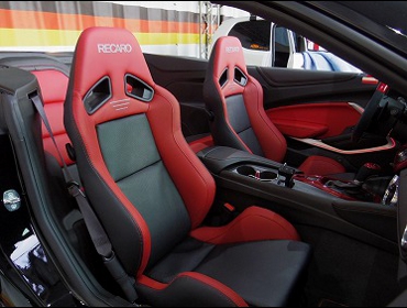 �V�{���[�@�J�}���@6��ځ@�Ɂ@RECARO�i���J���j�@SR-7�@Lassic�@RED�@�~���E�@����