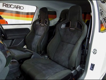 VW�@UP�@�Ɂ@RECARO�i���J���j�@�X�|�[�c�X�^�[�@����