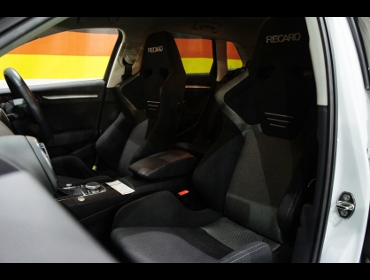 Audi�@8V�@�Ɂ@RECARO�i���J���j�@SR-6�@GK100S�@BK/SIL�@�V�[�g�q�[�^�[�t���@����