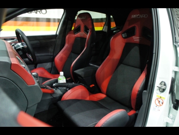 VW�i�t�H���N�X���[�Q���j�@�|���@AW�@�Ɂ@RECARO�i���J���j�@SR-7�@Lassic�@RED�@�V�[�g�q�[�^�[�t���@�~���E����