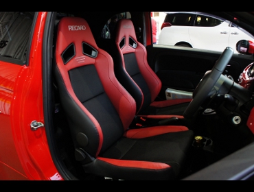 ABARTH�@�A�o���g595�@�Ɂ@RECARO�i���J���j�@SR-7F�@Lassic�@RED�@�V�[�g�q�[�^�[�t���@�~���E�@����