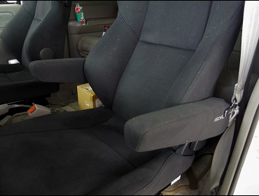 RECARO�i���J���V�[�g�j�@�V�{���[�@�^�z�[�@�Ɂ@RECARO�i���J���j�@SR-7F�@KK100�@BK�@�A�[�����X�g�t���@�~���E�@����