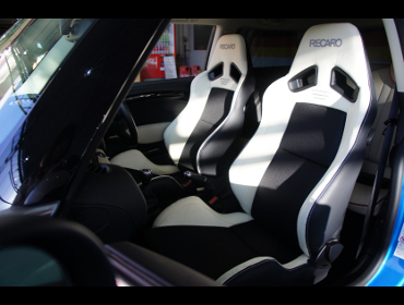 BMW�@MINI�N�[�p�[�@R56�@�Ɂ@RECARO�i���J���j�@SR-7�@Lassic�@���@�~���E�@����