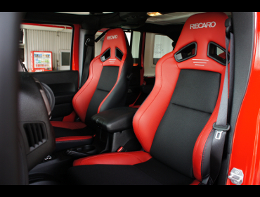 JEEP�@�����O���[�@�A�����~�e�b�h�@JK�i2016�N�j�@�Ɂ@RCARO�i���J���j�@SR-7F�@Lassic RED�@�A�[�����X�g�t���@�~4�r�i�t�����g�V�[�g�~2�A���A�V�[�g�~2�j�@����