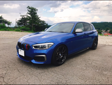 BMW�@F20�@LCI�@M135i�@�Ɂ@RECARO�i���J���j�@�X�|�[�c�X�^�[LL100H�@SE�@BK���U�[/BL�X�e�b�`�@BL&RED���C���@����