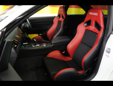 BMW�@M2�@F87�@�Ɂ@RECARO�i���J���j�@SR-7�@Lassic�@RED�@�~���E�@����