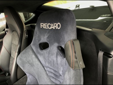 �|���V�F�@GT4�@�P�C�}���@981�i2015�N�j�@�Ɂ@RECARO�i���J���j�@RS-G�@�A���J���^�[���@����