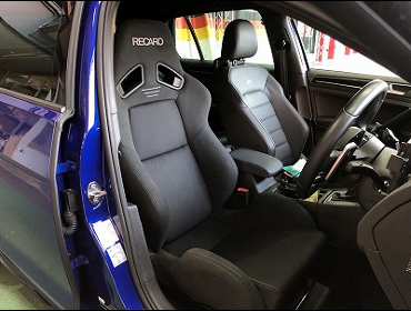 �t�H���N�X���[�Q���@�S���t7�i2018�N�j�@�Ɂ@RECARO�i���J���j�@SR-7�@GK100�@BK/BK�@�V�[�g�q�[�^�[�t���@����