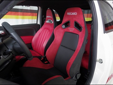 ABARTH�@595�@COMPETIZIONE�iLHD�j�i2017�N�j�@�Ɂ@RECARO�i���J���j�@SR-7�@GU100�@RED�@����
