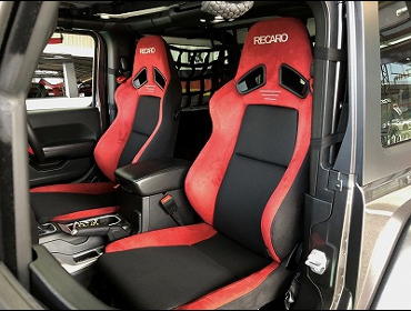 JEEP�@JL�����O���[�X�|�[�c�@JL36S�i2018�N�j�@�Ɂ@RECARO�i���J���j�@SR-7F�@GU100�@RED�@�~���E�@����