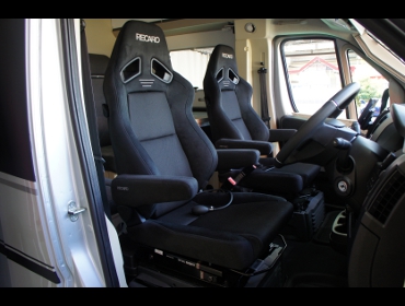 �t�B�A�b�g�f���J�g�@�A�h���A�R���p�N�g�L�����s���O�@�Ɂ@RECARO�i���J���j�@SR-7F�@GU100H�@BK�@���A�[�����X�g�@�~���E�@����
