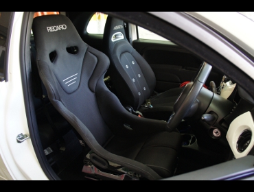 ABARTH�@595�i2018�N�j�@�Ɂ@RECARO�i���J���j�@RS-G�@GK�@BK/RED�@����