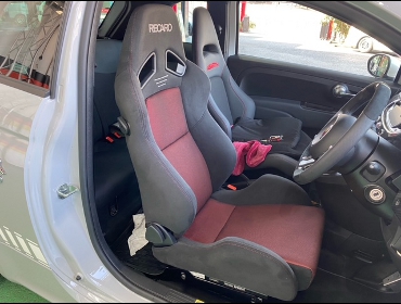 ABARTH�@595�i2020�N�j�@�Ɂ@RECARO�i���J���j�@SR-7�@GK100�@BK/RED�@����