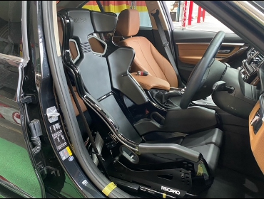 BMW�@330e�@F30 LCI�i2016�N�j�@�Ɂ@RECARO�i���J���j�@PRO�@RACER�@RMS�@2700G�@����