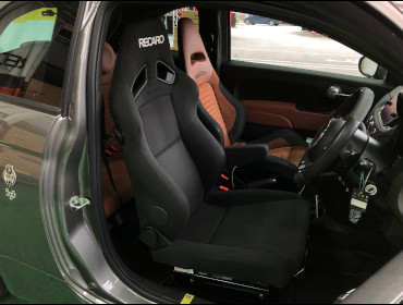 ABARTH�@�A�o���g595�i2019�N�j�@�Ɂ@RECARO�i���J���j�@SR-7F�@KK100�@BK�@����