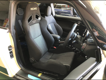 BMW�@�~�j�@�N�[�p�[S�@F56�i2020�N�j�@�Ɂ@RECARO�i���J���j�@SR-7�@GK100�@BK/SIL�@����
