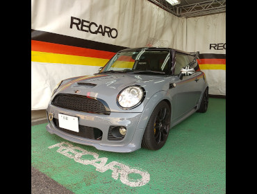 BMW�@MINI�@R56�@�Ɂ@RECARO�i���J���j�@SR-7�@KK100�@BK�@����