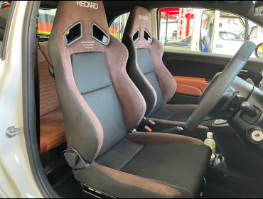 �A�o���g595�i2022�N�j�@�Ɂ@RECARO�i���J���j�@SR-7F�@GU100�@�u���E���@�~���E�@����