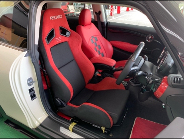 BMW�@�~�j�N�[�p�[SD�@F56�i2018�N�j�@�Ɂ@RECARO�i���J���j�@SR-7�@GU100�@RED�@����
