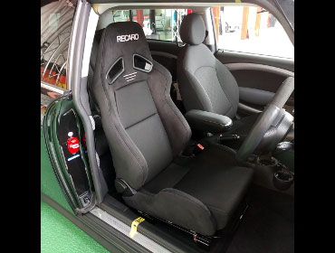 BMW�@�~�j�@R55�i2012�N�j�@�Ɂ@RECARO�i���J���j�@SR-7�@GU100�@BK�@����