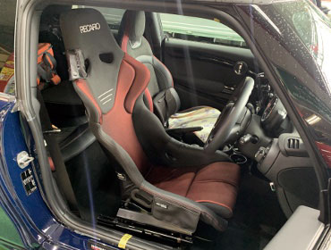 BMW�@MINI�@JCW�@3�h�A�@F56�i2019�N�j�@�Ɂ@RECARO�i���J���j�@RS-G�@GK�@BK/RED�@����