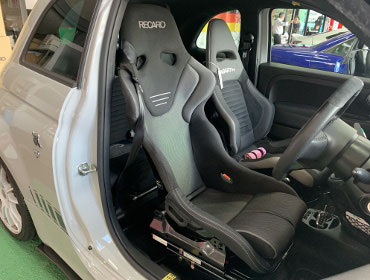 FIAT�@ABARTH595�i2018�N�j�@�Ɂ@RECARO�i���J���j�@RS-G�@GK�@BK/SIL�@����