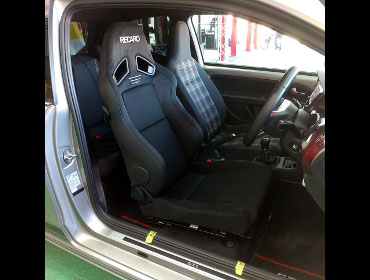 �t�H���N�X���[�Q���@UP�@GTI�i2019�N�j�@�Ɂ@RECARO�i���J���j�@SR-7F�@GU100�@BK�@�A�[�����X�g�t���@����