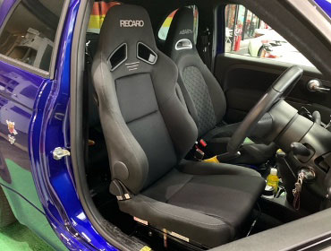 ABARTH�@�A�o���g595�i2020�N�j�@�Ɂ@RECARO�i���J���j�@SR-7F�@GK100�@BK/BK�@�V�[�g�q�[�^�[�t���@����