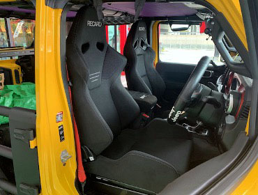 Jeep�@�����O���[�@JL�i2019�N�j�@�Ɂ@RECARO�i���J���j�@SR-6�@GK100S�@BK/BK�@���@SR-7�@GU100�@BK�@�V�[�g�q�[�^�[�t���@����