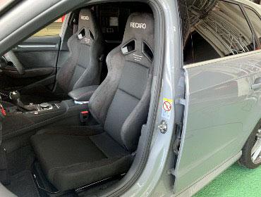 AUDI�@RS3�@8V�i�E�n���h���ԁj�@�Ɂ@RECAAROO�i���J���j�@SR-7�@GU100H�@BK�@�V�[�g�q�[�^�[�t���@�~���E�@����