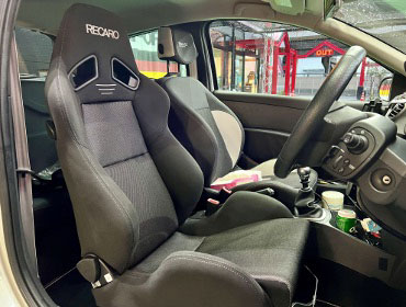 ���m�[�@���[�e�V�ARS�@RF4C�i2010�N�j�@�Ɂ@RECARO�i���J���j�@SR-7�@GK100�@BK/SIL�@�V�[�g�q�[�^�[�t���@����