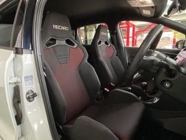 �t�H���N�X���[�Q���@�|���@6R�@DAJ�i2016�N�j�@�Ɂ@RECARO�i���J���j�@SR-S�@BK100�@BK/RED�@�~���E�@����