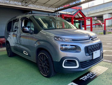 �V�g���G���@�x�������S�����O�@3DA-K9CYH01L�i2023�N�j�@�Ɂ@RECARO�i���J���j�@SR-C�@UT100H�@A/R�@�T�[�W�O���C�@����