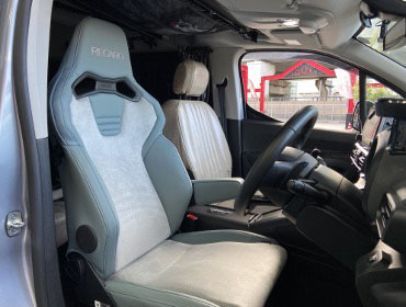 �V�g���G���@�x�������S�����O�@3DA-K9CYH01L�i2023�N�j�@�Ɂ@RECARO�i���J���j�@SR-C�@UT100H�@A/R�@�T�[�W�O���C�@����