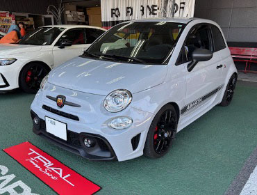 ABARTH595�i2022�N�j�@�Ɂ@RECARO�i���J���j�@SR-C�@BK100�@BK/SIL�@����