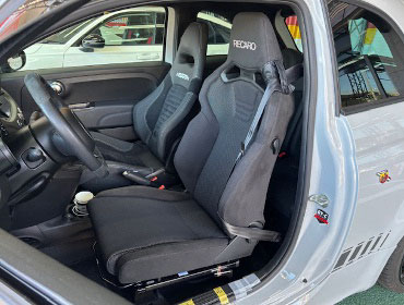 ABARTH595�i2022�N�j�@�Ɂ@RECARO�i���J���j�@SR-C�@BK100�@BK/SIL�@����