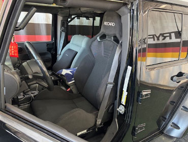 JEEP�@�����O���[�@JK38L�i2007�N�j�@�Ɂ@RECARO�i���J���j�@SR-S�@BK100�@BK/SIL�@����