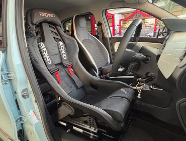 ���m�[�@�g�D�C���S�@7BA-AHB4D1�i2024�N�j�@�Ɂ@RECARO�i���J���j�@RSS�@UT�@BK�@���@RECARO�~TRIAL�@4�_���V�[�g�x���g�@����