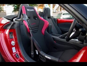 RECARO�i���J���V�[�g�j�@MAZDA�@���[�h�X�^�[�@ND5RC�Ƀ��J���@����@RS-G�@�X�[�p�[�V���^���NNUH�i�V�[�g�q�[�^�[�t���j�@����