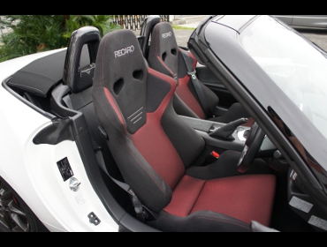 RECARO�i���J���V�[�g�j�@MAZDA�@���[�h�X�^�[�@ND5RC�Ƀ��J���@SR-6�@GK100H�V�[�g�q�[�^�[�t���@BK/RED�@�~2�r�@�iBOSE�X�s�[�J�[/�J�[�{���J�o�[�j�@����