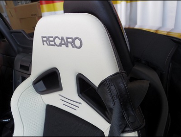 MAZDA�@���[�h�X�^�[�@ND5RC�@�Ɂ@RECARO�i���J���j�V�[�g�@SR-7�@Lassic ���@�V�[�g�q�[�^�[�t���@�~2�r�@����