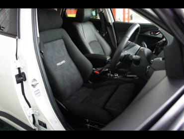 RECARO�i���J���V�[�g�j�@MAZDA�@CX-3�@�Ɂ@���J���@�G���S���hMV�@BK�@����