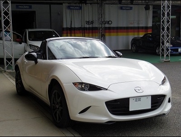 MAZDA�@���[�h�X�^�[�@ND�i2017�N�j�@�Ɂ@RECARO�i���J���j�@SR-7�@GK100�@BK/SIL�@����