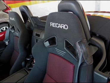 MAZDA�@���[�h�X�^�[�@ND�i2015�N�j�@�Ɂ@RECARO�i���J���j�@�@SR-7F�@GK100�@BK/RED�@�~2�r�@����