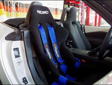 RECARO�i���J���V�[�g�j�@MAZDA�@���[�h�X�^�[�@ND5RC�@�Ɂ@RECARO�i���J���j�@RS-GE�@����