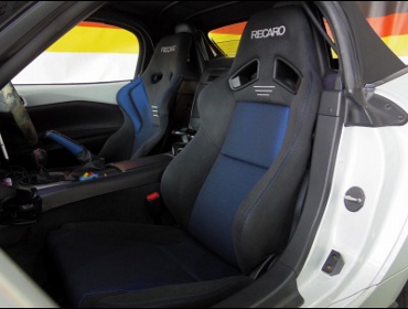 MAZDA�@���[�h�X�^�[�@ND5RC�@NR-A�i2016�N�j�@�Ɂ@RECARO�i���J���j�@RS-G�@GK�@BK/BL�@���@SR-7F�@GK100�@BK/BL�@����
