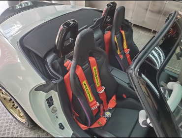 RECARO�i���J���V�[�g�j�@MAZDA�@MX5�i���[�h�X�^�[�@ND�j�@�Ɂ@RECARO�i���J���j�@�X�|�[�c�X�^�[LL100H�@���U�[SE�@BK���U�[�@�~���E�@����